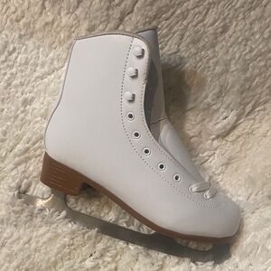 Women's White Ice Skating Boots